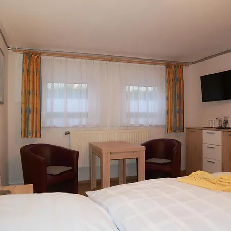 2 Ferienzimmer Inkl Fr & 1 Bungalow, Wlan, Garten, Grill Homestay Zinnowitz