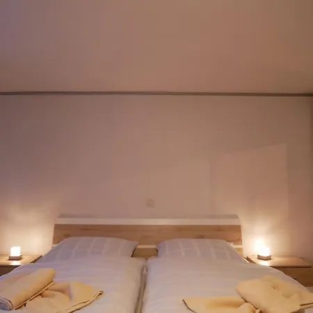 Ferienunterkuenfte Schroeder Mit Wlan, Garten & Grill Ubytování v soukromí *